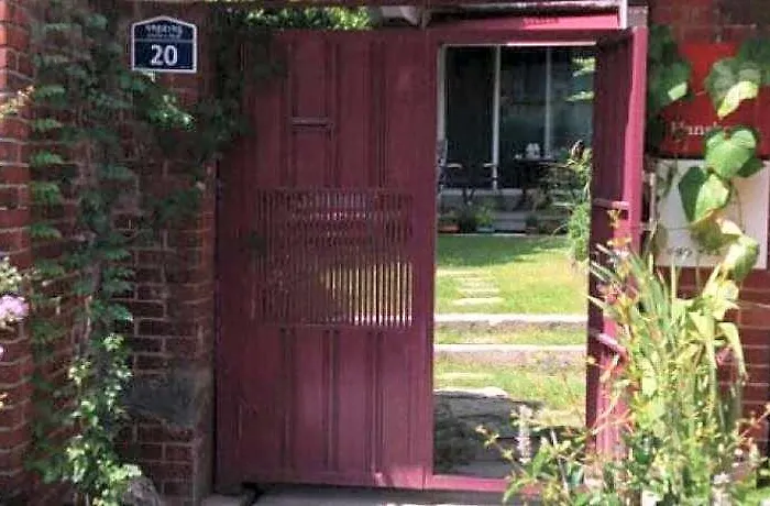 Hans House Hotel 2*