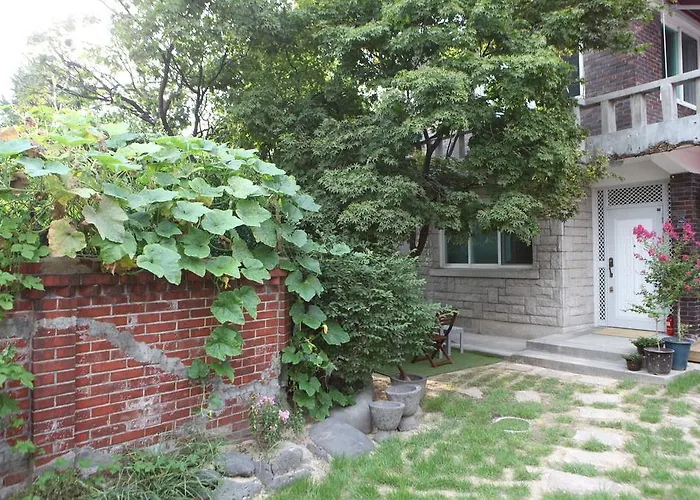 Hans House Hotel 2*